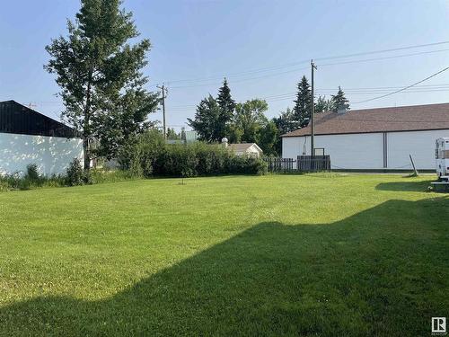 5614 Lake Dr, Rural Wetaskiwin County, AB 