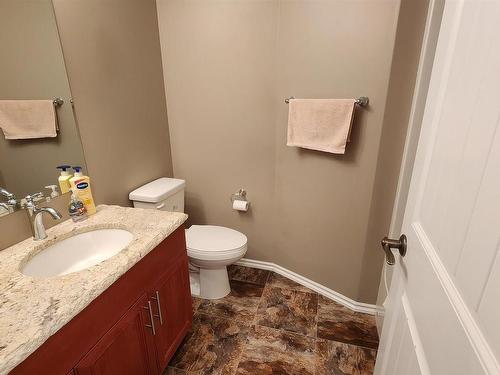 5109 60 Avenue, Elk Point, AB - Indoor Photo Showing Bathroom