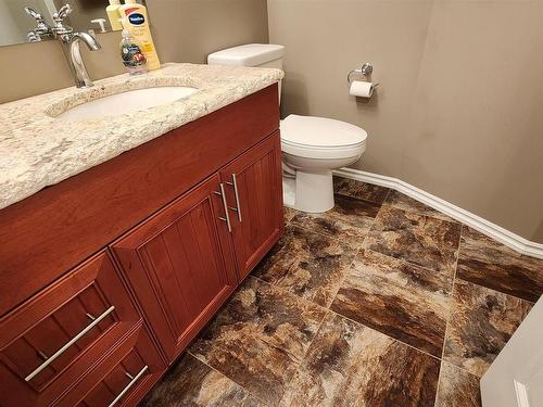 5109 60 Avenue, Elk Point, AB - Indoor Photo Showing Bathroom