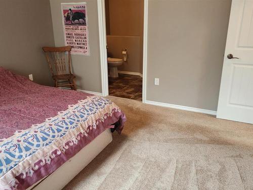 5109 60 Avenue, Elk Point, AB - Indoor Photo Showing Bedroom