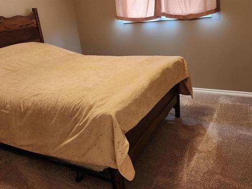 5109 60 Avenue, Elk Point, AB - Indoor Photo Showing Bedroom