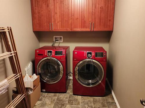 5109 60 Avenue, Elk Point, AB - Indoor Photo Showing Laundry Room