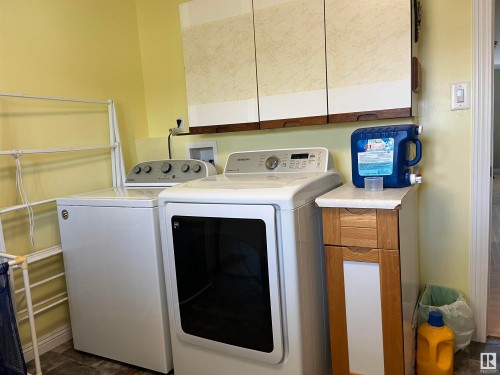 4826 52 Avenue, Elk Point, AB - Indoor Photo Showing Laundry Room