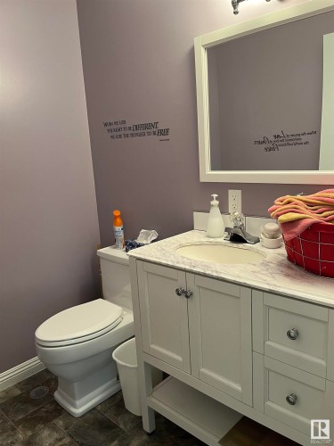 4826 52 Avenue, Elk Point, AB - Indoor Photo Showing Bathroom