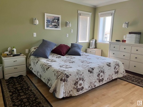 4826 52 Avenue, Elk Point, AB - Indoor Photo Showing Bedroom