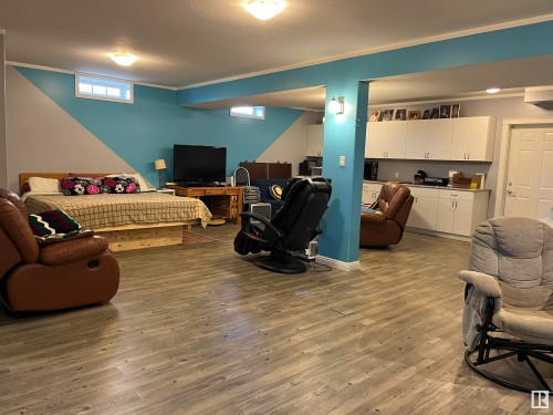 4826 52 Avenue, Elk Point, AB - Indoor