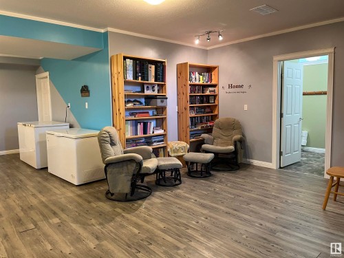 4826 52 Avenue, Elk Point, AB - Indoor