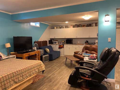 4826 52 Avenue, Elk Point, AB - Indoor