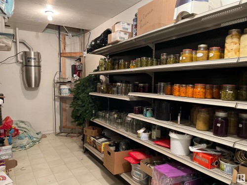 4826 52 Avenue, Elk Point, AB - Indoor