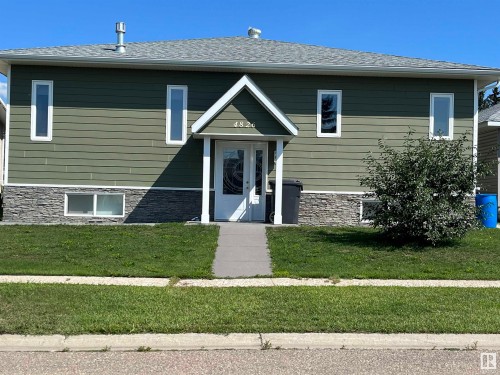 4826 52 Avenue, Elk Point, AB - Outdoor