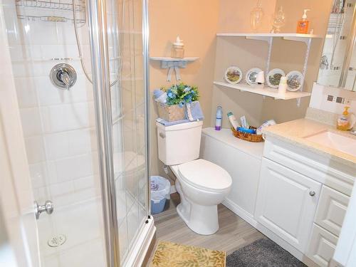 59225 Rge Rd 31, Rural Barrhead County, AB - Indoor Photo Showing Bathroom