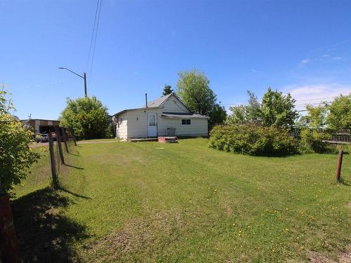 5249 50 St, Mayerthorpe, AB 