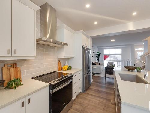 28 Nettle Crescent, St. Albert, AB - Indoor Photo Showing Kitchen With Upgraded Kitchen