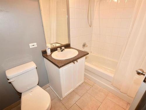 606 11025 Jasper Avenue, Edmonton, AB - Indoor Photo Showing Bathroom