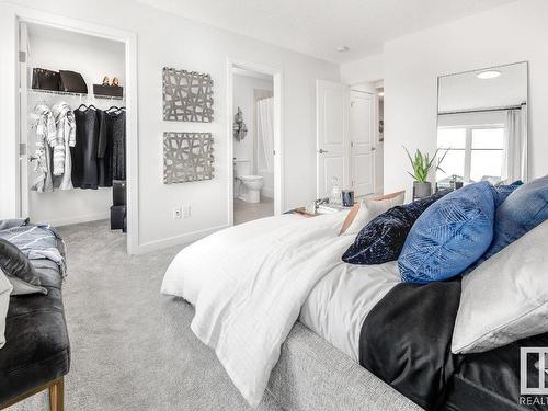 11981 35 Avenue, Edmonton, AB - Indoor Photo Showing Bedroom