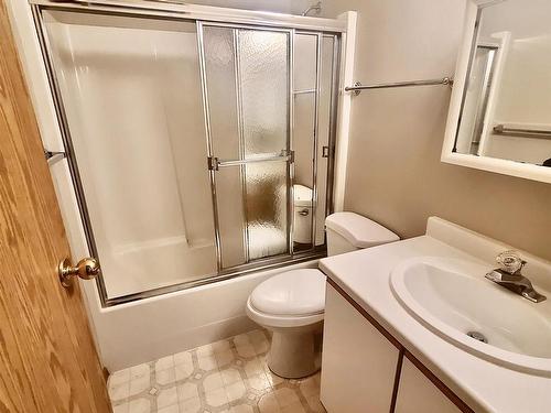 4826 45 Avenue, St. Paul Town, AB - Indoor Photo Showing Bathroom