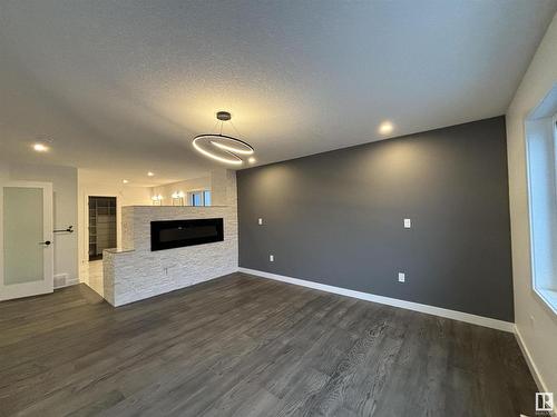 215 Fraser Wy Nw, Edmonton, AB 