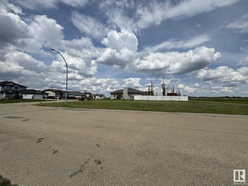 5503 43 St, Lamont, AB 