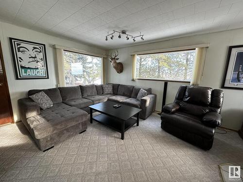 17331 Twp 592 Road, Rural Smoky Lake County, AB - Indoor Photo Showing Living Room