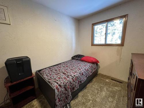 17331 Twp 592 Road, Rural Smoky Lake County, AB - Indoor Photo Showing Bedroom