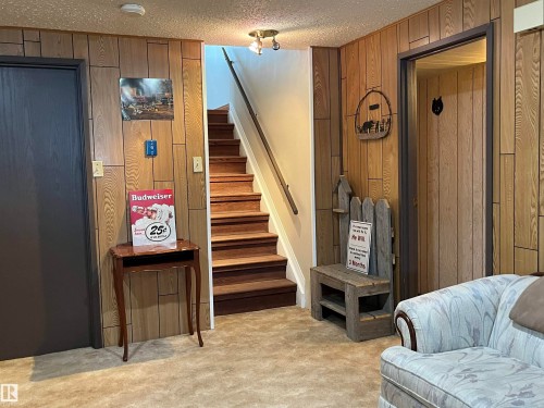 5414 Circle Drive, Elk Point, AB - Indoor Photo Showing Other Room