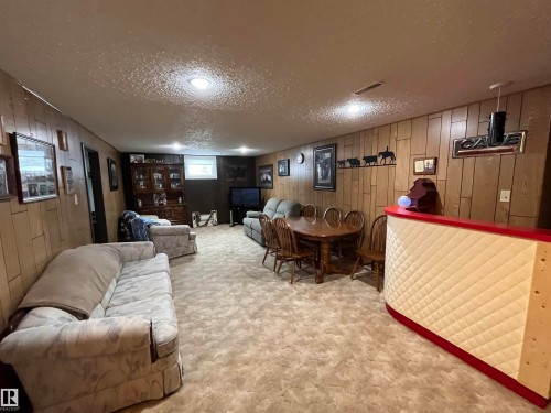 5414 Circle Drive, Elk Point, AB - Indoor