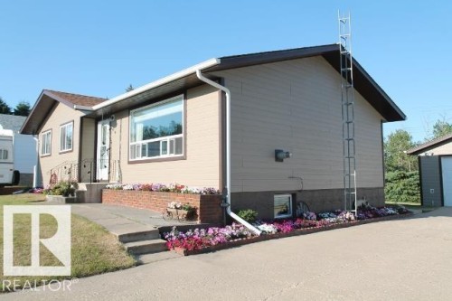 5414 Circle Drive, Elk Point, AB - Outdoor With Exterior