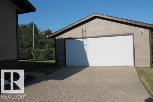 5414 Circle Drive, Elk Point, AB - Outdoor With Exterior