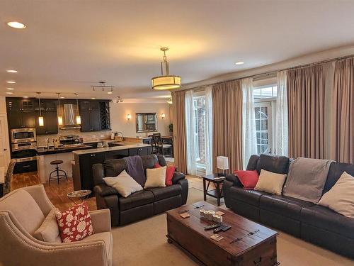 4337 49 Street, Vegreville, AB - Indoor Photo Showing Living Room