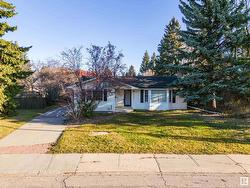 204 QUESNELL CR NW  Edmonton, AB T5R 5P3