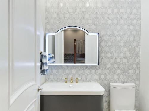 8602 Saskatchewan Drive, Edmonton, AB - Indoor Photo Showing Bathroom