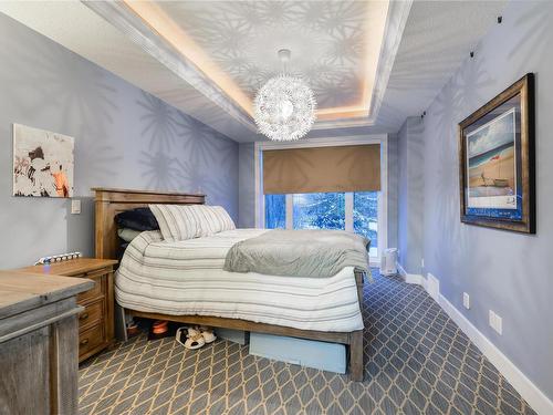 8602 Saskatchewan Drive, Edmonton, AB - Indoor Photo Showing Bedroom