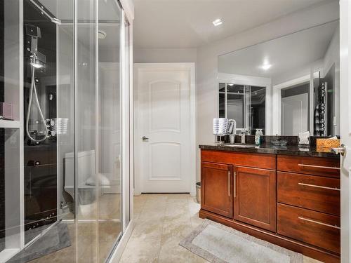 8602 Saskatchewan Drive, Edmonton, AB - Indoor Photo Showing Bathroom