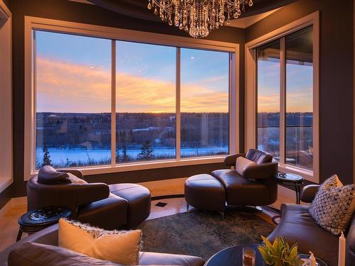 8602 Saskatchewan Drive, Edmonton, AB - Indoor Photo Showing Living Room