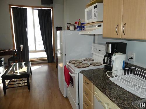 1410 10024 Jasper Avenue Nw, Edmonton, AB - Indoor Photo Showing Kitchen