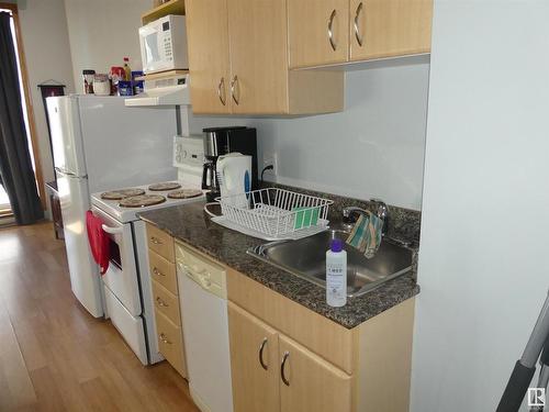 1410 10024 Jasper Avenue Nw, Edmonton, AB - Indoor Photo Showing Kitchen