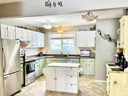 5109 50 Street, Elk Point, AB - Indoor Photo Showing Kitchen