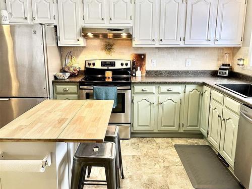 5109 50 Street, Elk Point, AB - Indoor Photo Showing Kitchen