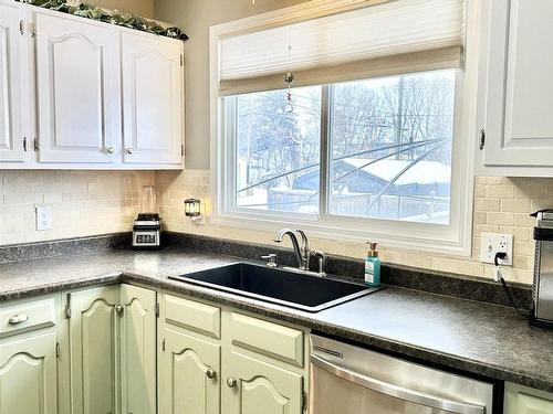 5109 50 Street, Elk Point, AB - Indoor Photo Showing Kitchen