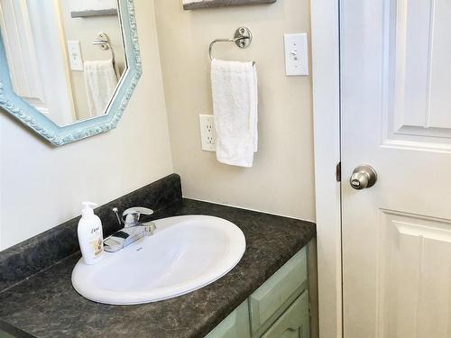 5109 50 Street, Elk Point, AB - Indoor Photo Showing Bathroom