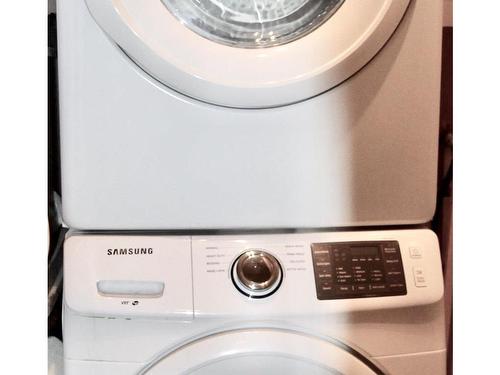 5109 50 Street, Elk Point, AB - Indoor Photo Showing Laundry Room