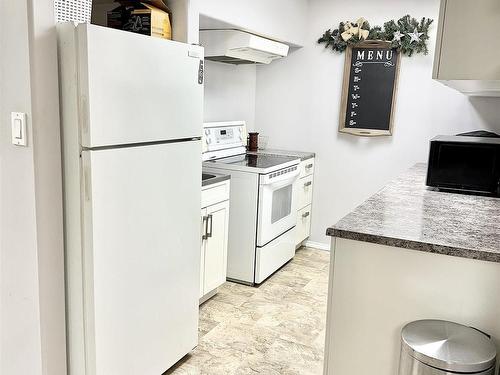 5109 50 Street, Elk Point, AB - Indoor Photo Showing Kitchen