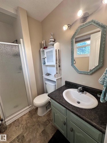 5109 50 Street, Elk Point, AB - Indoor Photo Showing Bathroom
