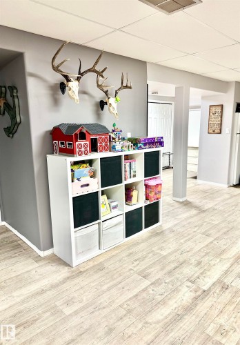5109 50 Street, Elk Point, AB - Indoor