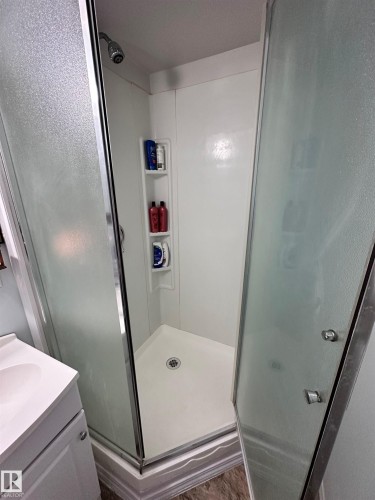 5109 50 Street, Elk Point, AB - Indoor Photo Showing Bathroom