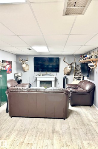 5109 50 Street, Elk Point, AB - Indoor