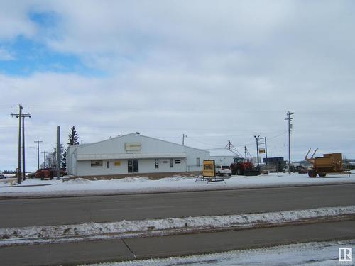 6138 50 Avenue, Vegreville, AB 