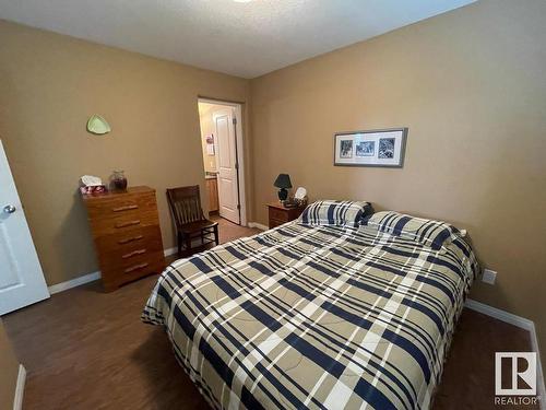 504 465044 Rge Rd 60, Rural Wetaskiwin County, AB - Indoor Photo Showing Bedroom