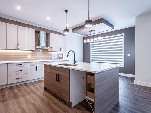 104 Edgefield Way Nw, St. Albert, AB - Indoor Photo Showing Kitchen With Upgraded Kitchen