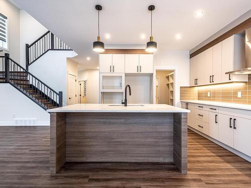 104 Edgefield Way Nw, St. Albert, AB - Indoor Photo Showing Kitchen With Upgraded Kitchen